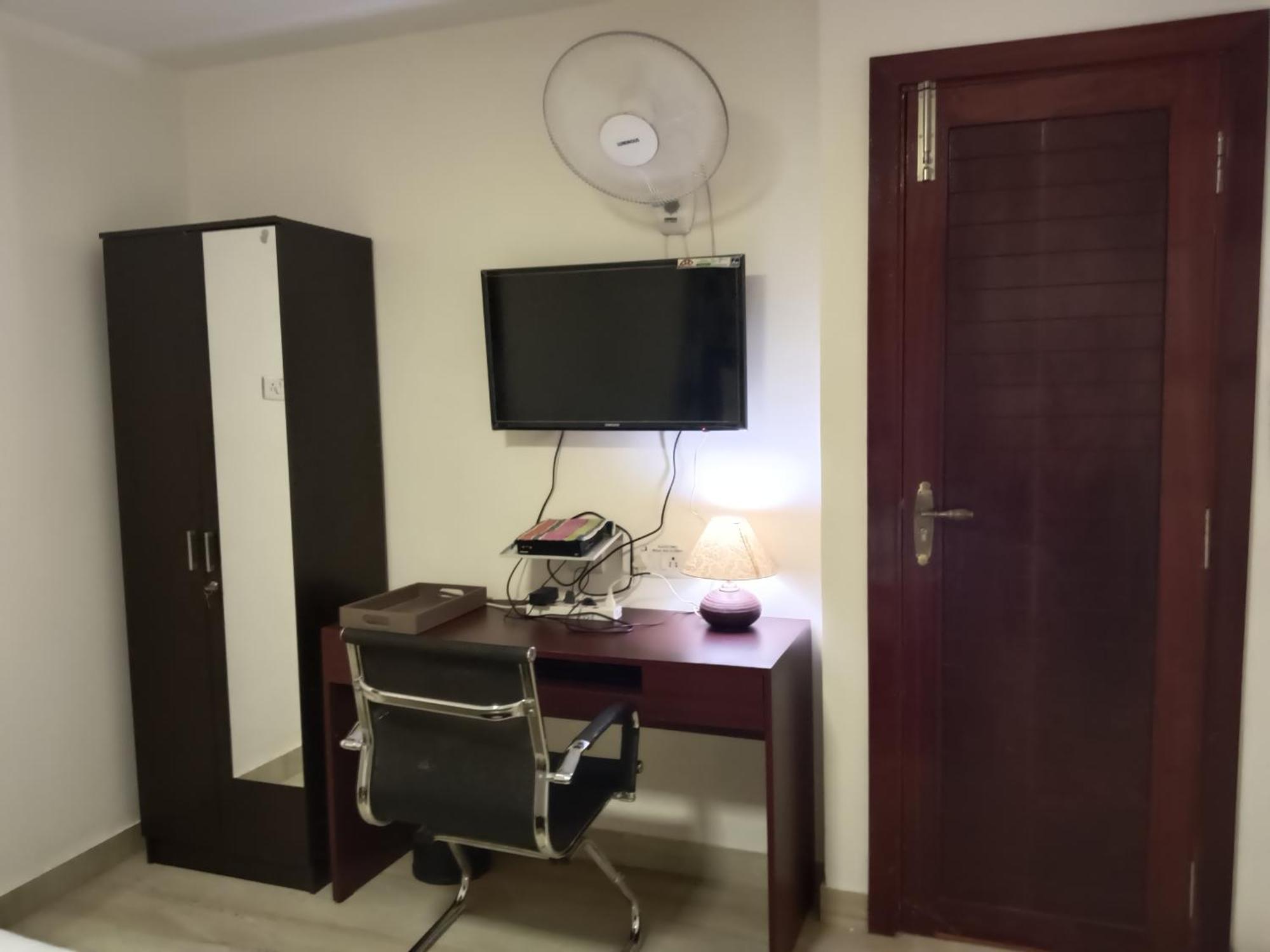 Iris Comfort Inn Madras Buitenkant foto