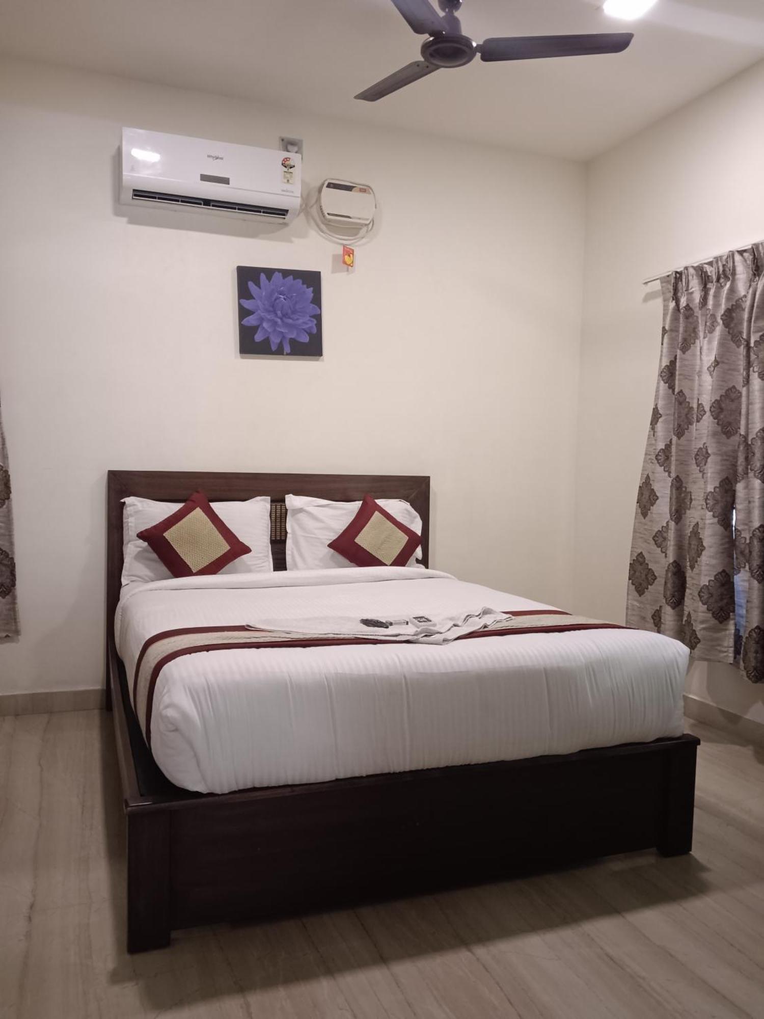Iris Comfort Inn Madras Buitenkant foto