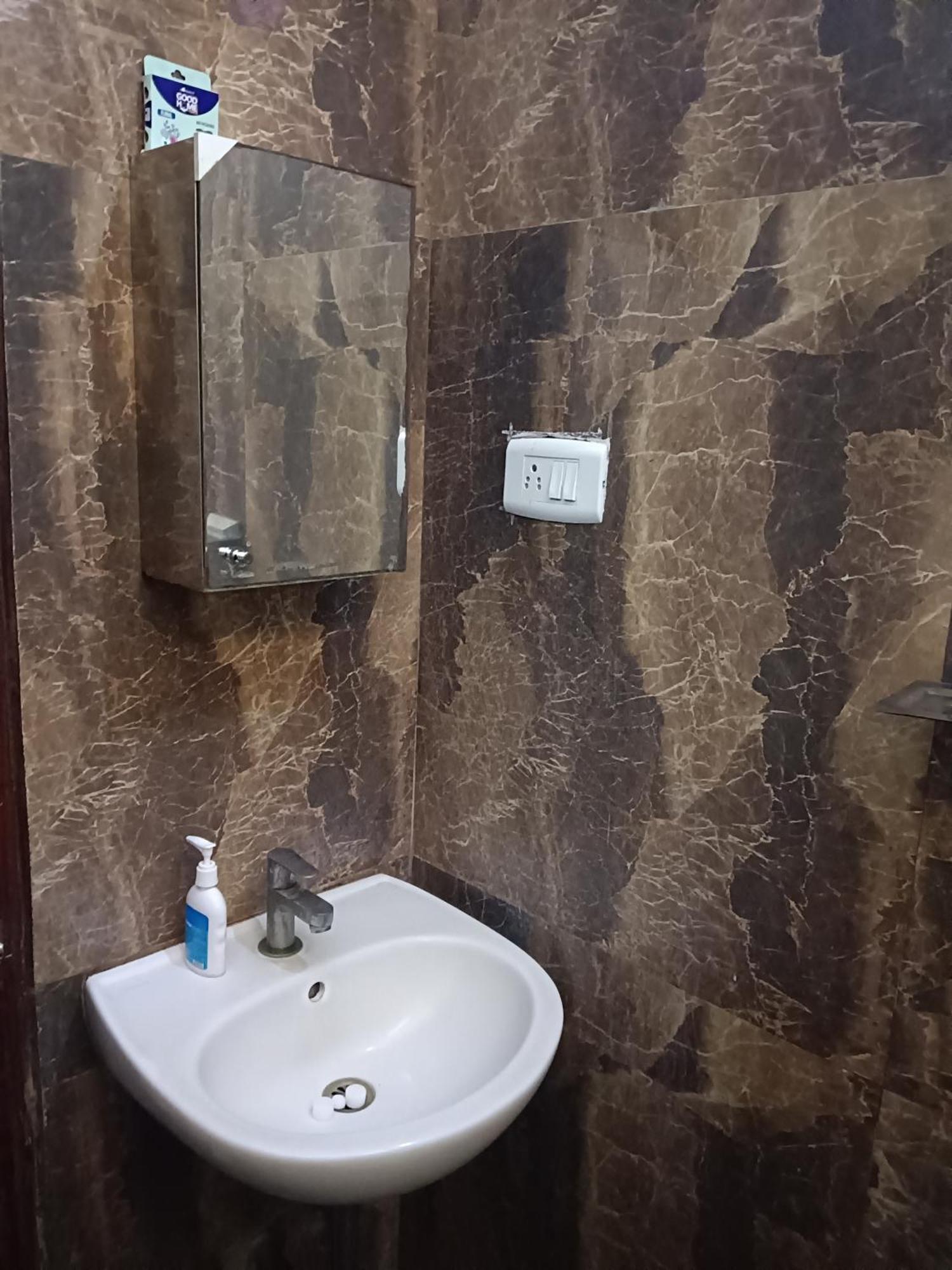 Iris Comfort Inn Madras Buitenkant foto