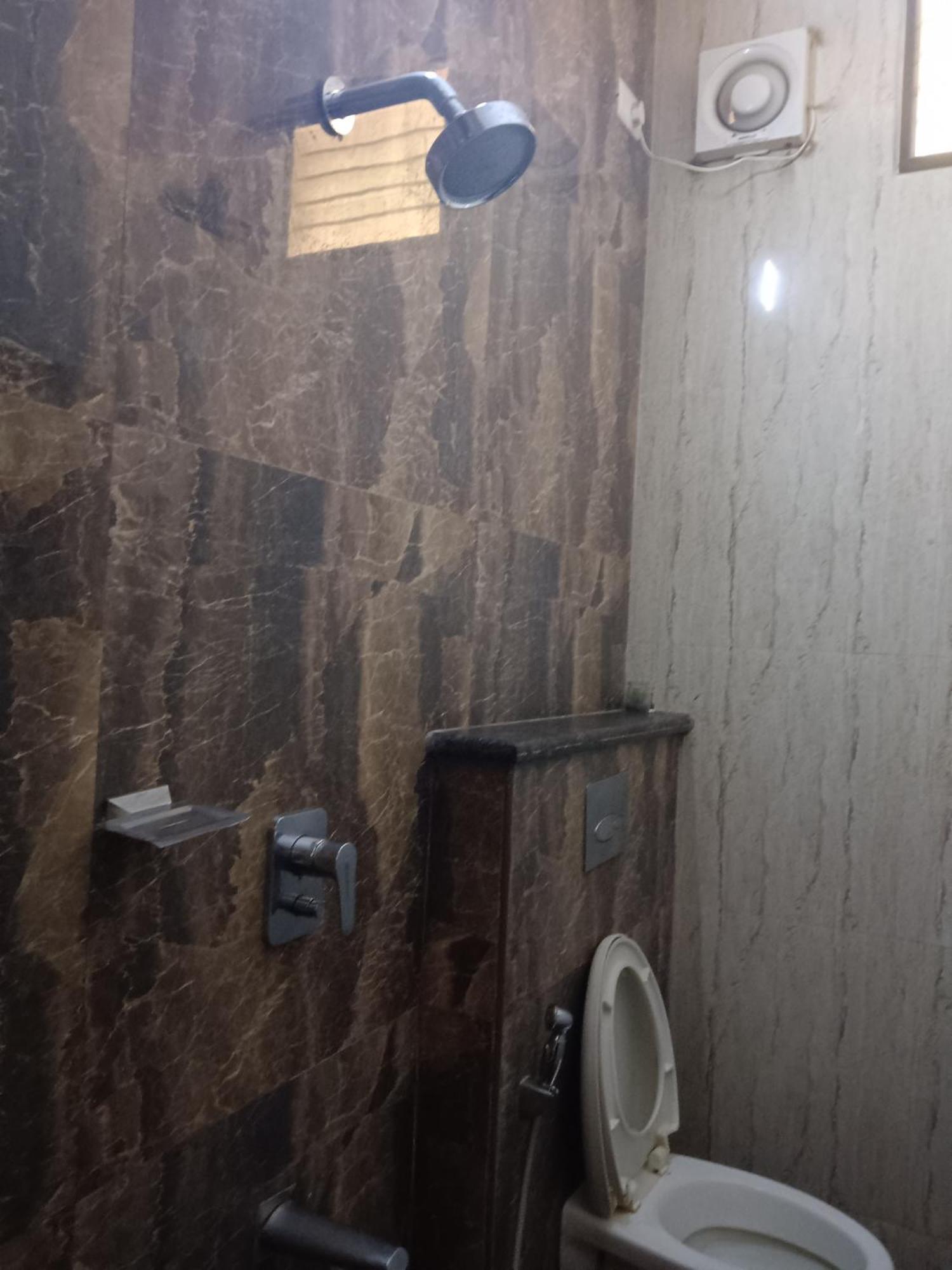 Iris Comfort Inn Madras Buitenkant foto