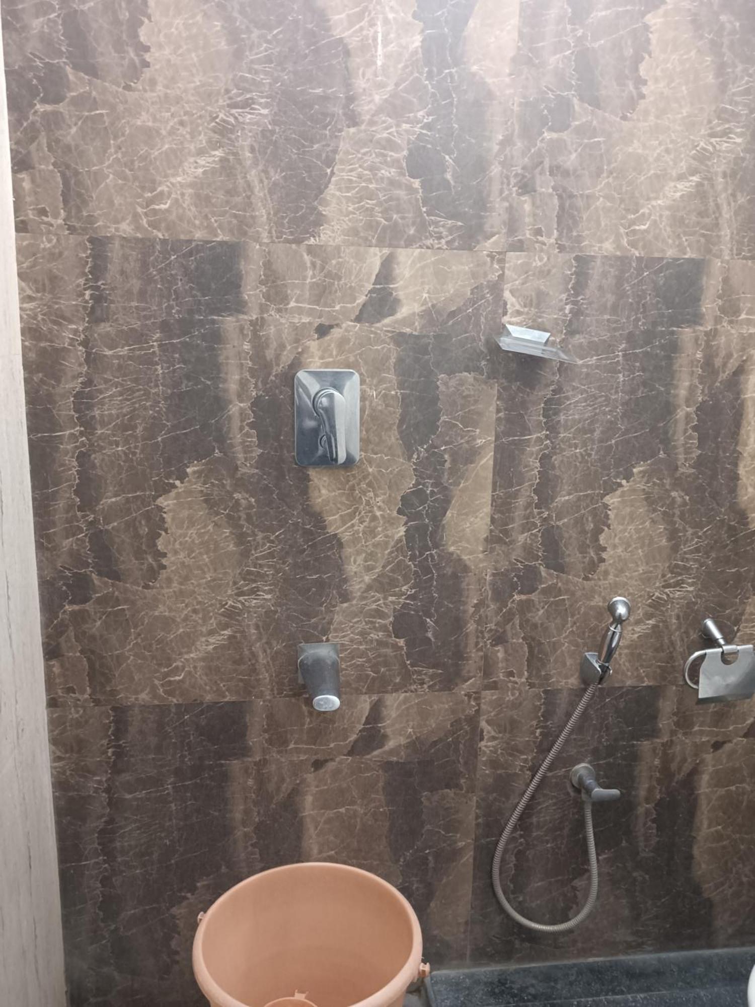 Iris Comfort Inn Madras Buitenkant foto
