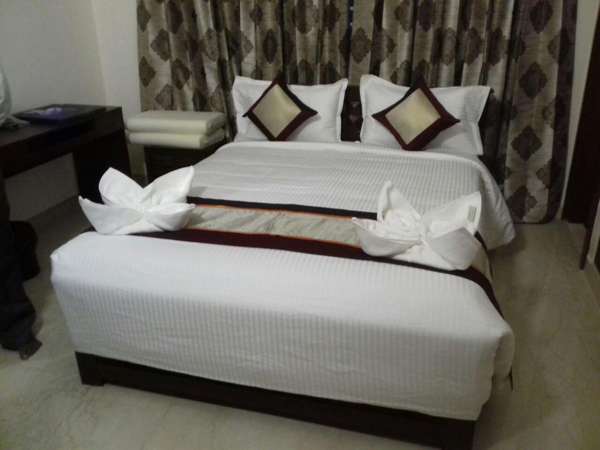 Iris Comfort Inn Madras Buitenkant foto