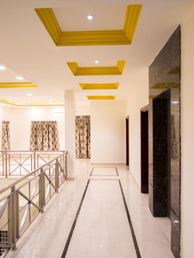 Iris Comfort Inn Madras Buitenkant foto