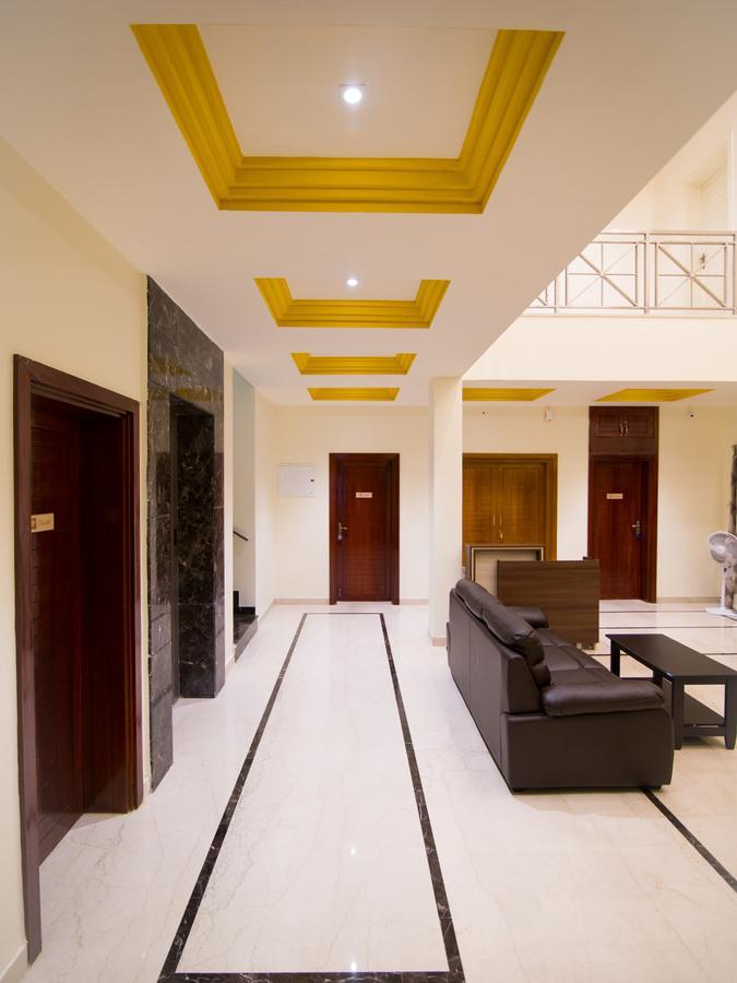Iris Comfort Inn Madras Buitenkant foto